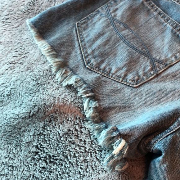 Abercrombie and Fitch sz 6 w28 high rise short/distressed/5pockets/frayed - Picture 7 of 15
